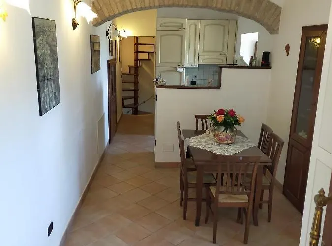 Alojamento de Acomodação e Pequeno-almoço La Dimora Di Maddalena 3*